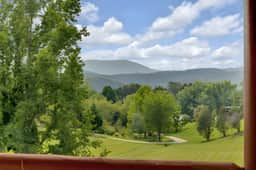 Epic 3 acre Smoky Mountain Cabin with outdoor pool