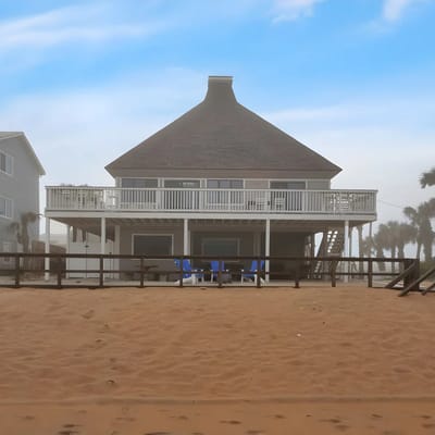 SA101 Beachfront home directly on the sand!
