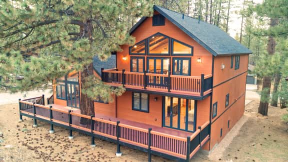 Incredible New Lodge walking distance to Snow Summit!  Spa!