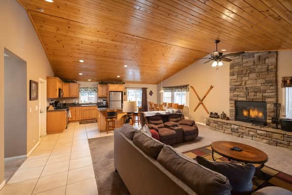 Spa & Game Room - Family-Friendly Big Bear Retreat
