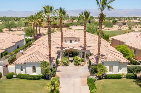 Expansive 5 bedroom Pool Estate! Large lot and pool table! #259174