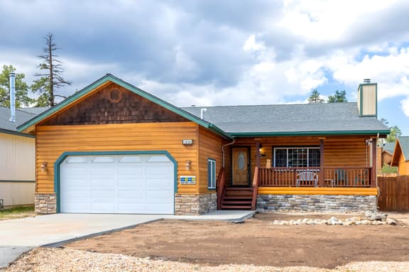 Spa & Game Room - Family-Friendly Big Bear Retreat