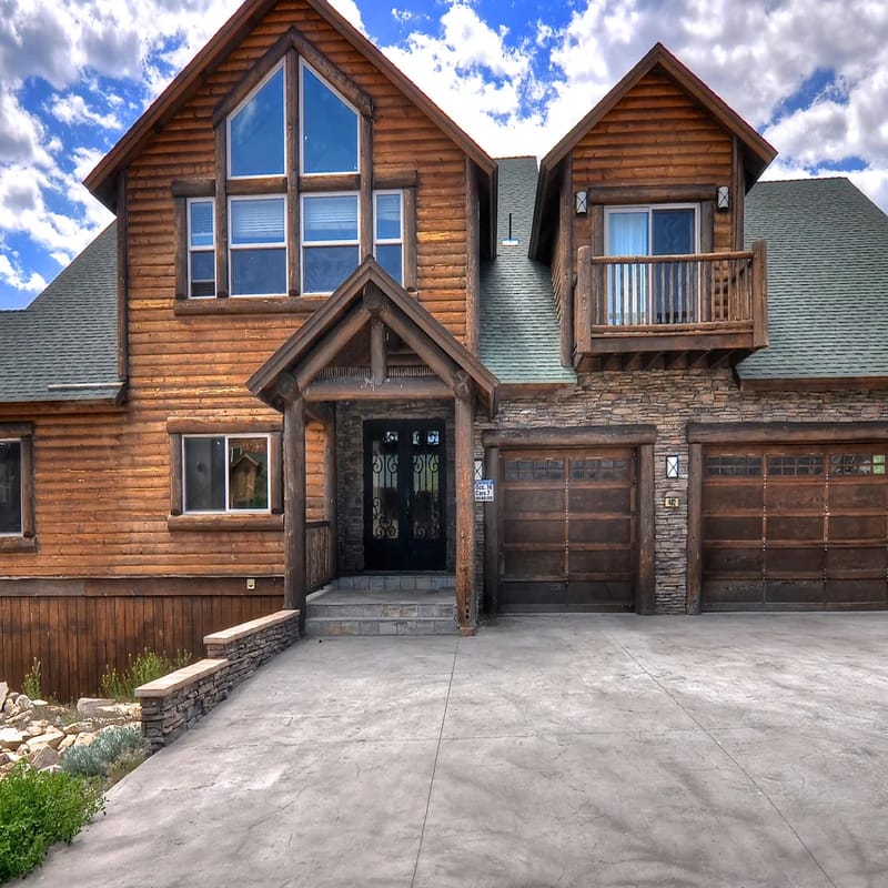 Castle Glen Dream Estate! Spa, movie theater, lake and mountain views!